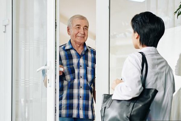 Deep Canvassing: Mit empathischen Gesprächen Vorurteile abbauen und demokratische Werte stärken